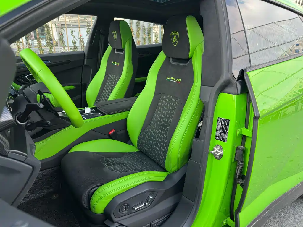 Lamborghini Urus — миниатюра 16