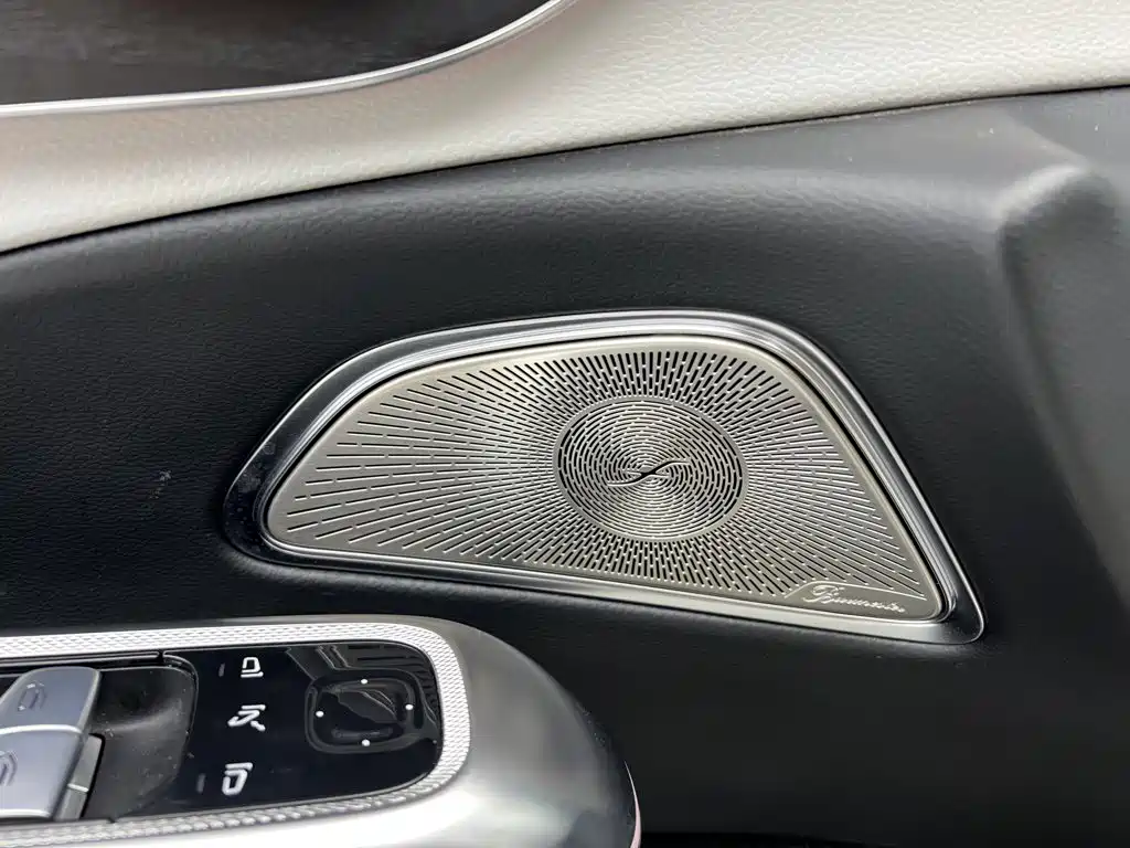 Mercedes-Benz E-Class — миниатюра 44