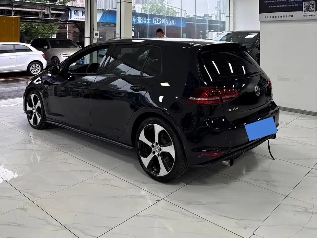 Volkswagen Golf GTI — миниатюра 6