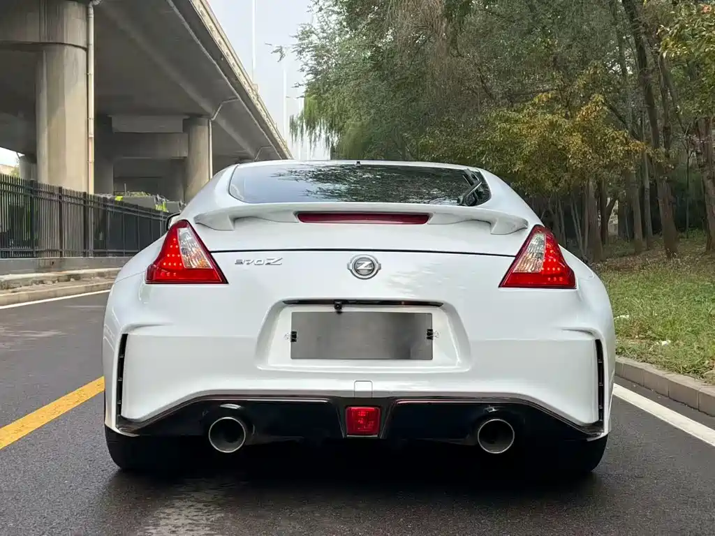 NISSAN 370Z