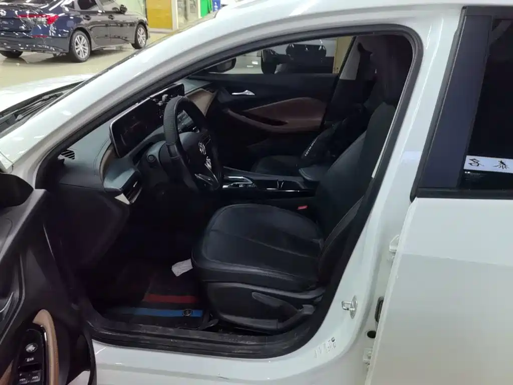 Buick Verano — миниатюра 15