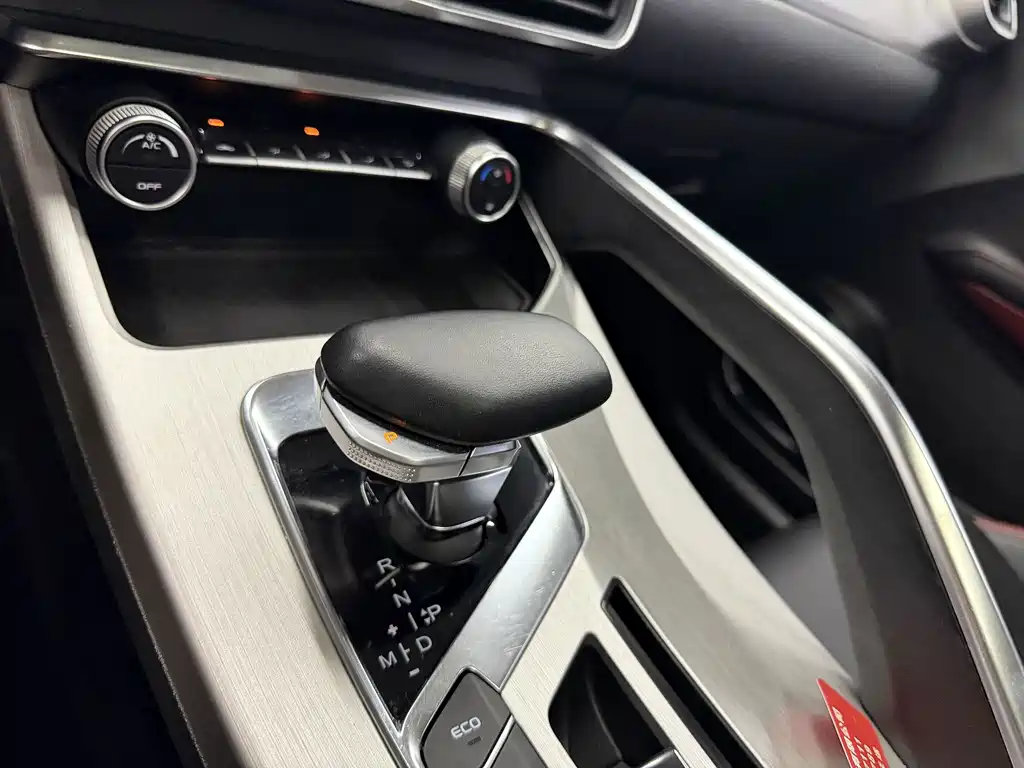 Geely Binyue — миниатюра 14