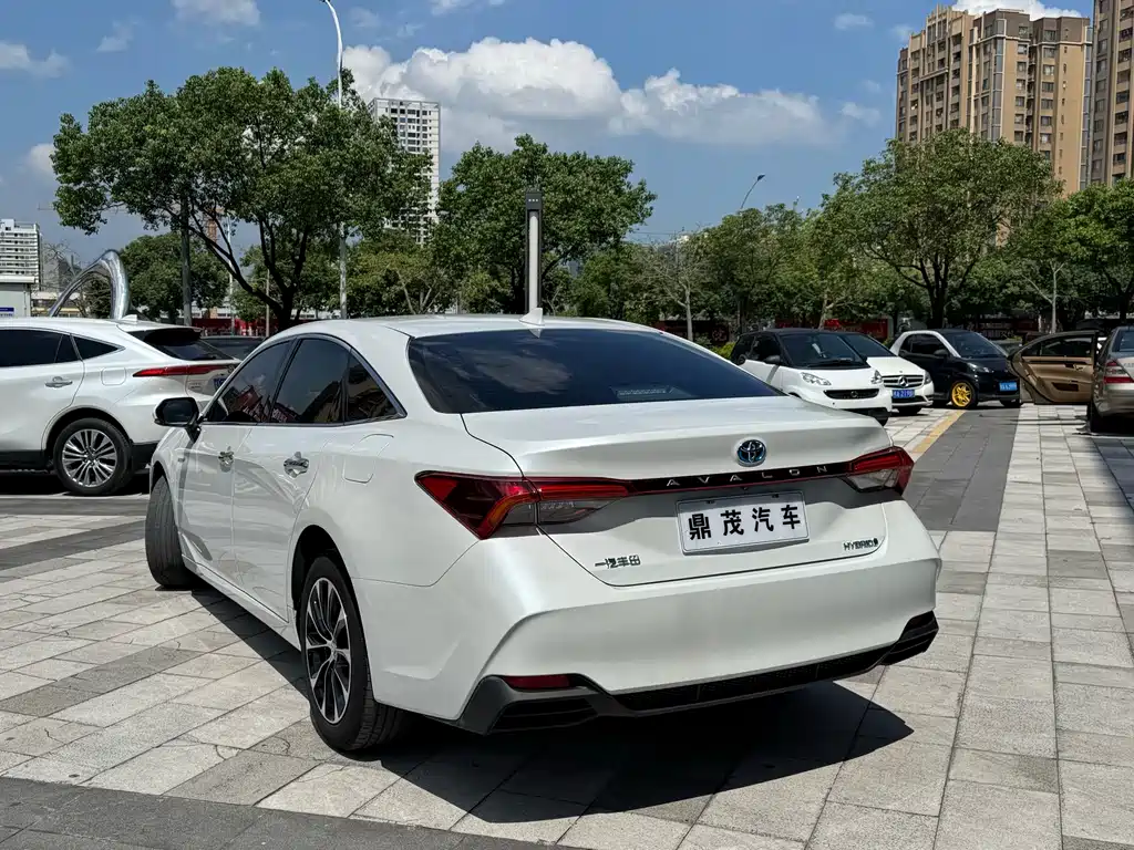 Toyota Avalon — миниатюра 8