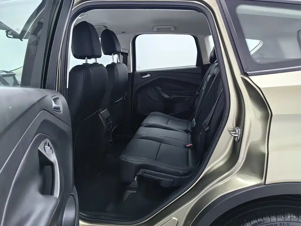 Ford Kuga — миниатюра 15