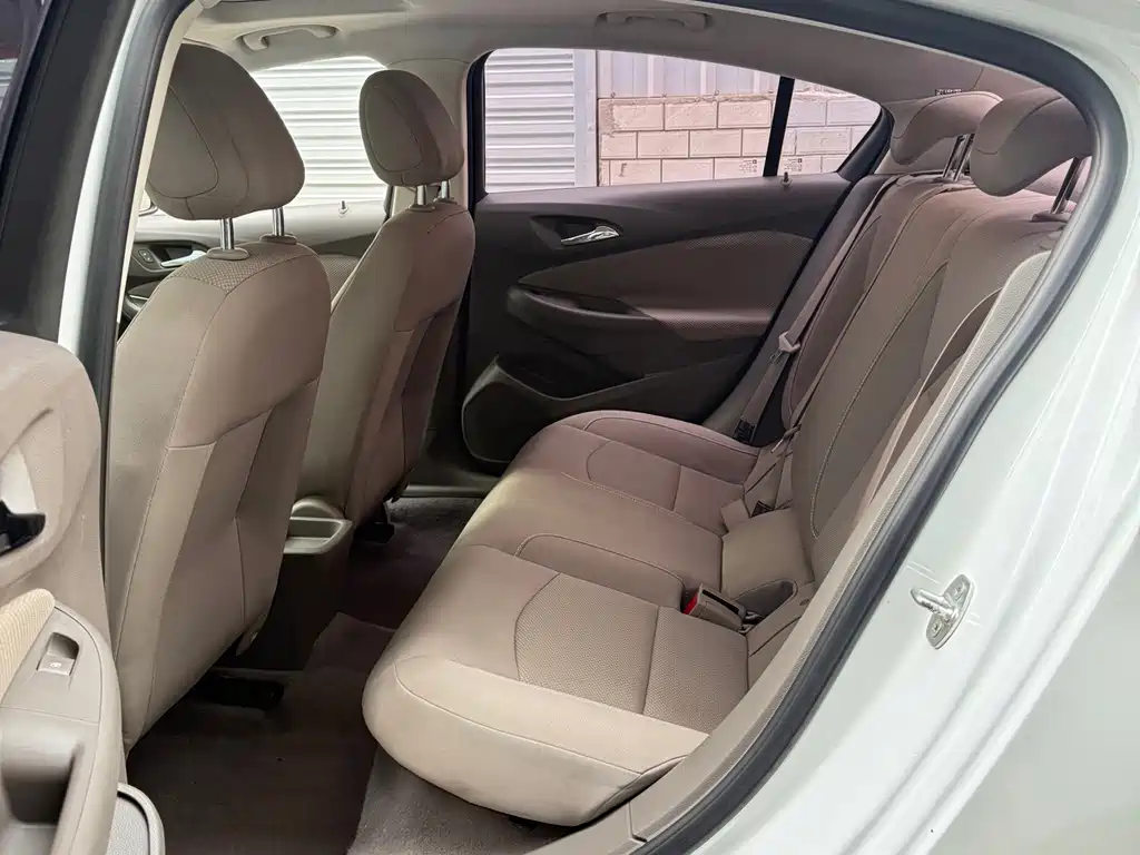 Chevrolet Cruze — миниатюра 7