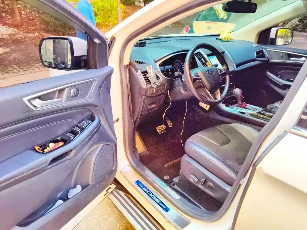 Ford Edge — миниатюра 14