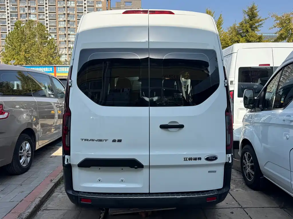 Ford Transit — миниатюра 10