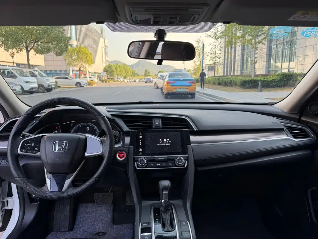 Honda Civic — миниатюра 8