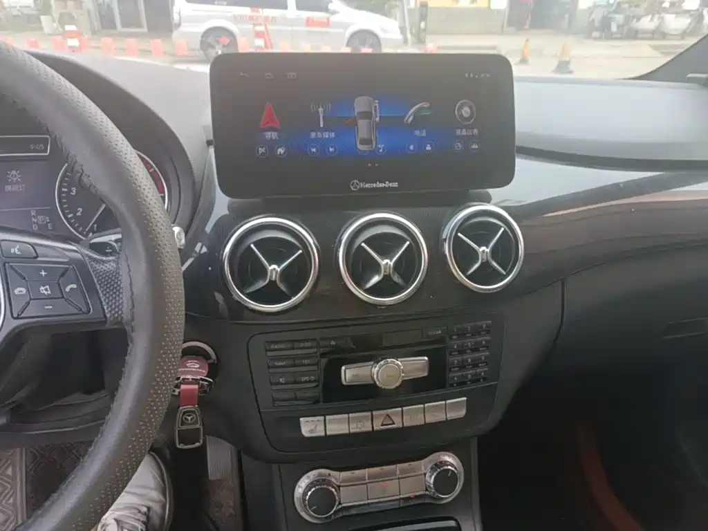 Mercedes-Benz B-Class — миниатюра 13