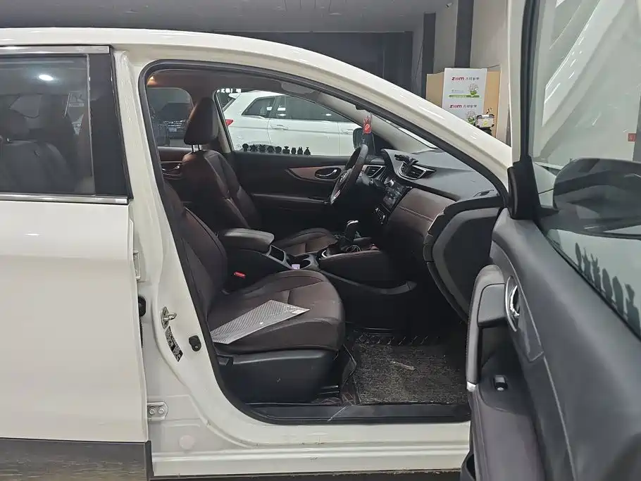 Nissan Qashqai — миниатюра 8