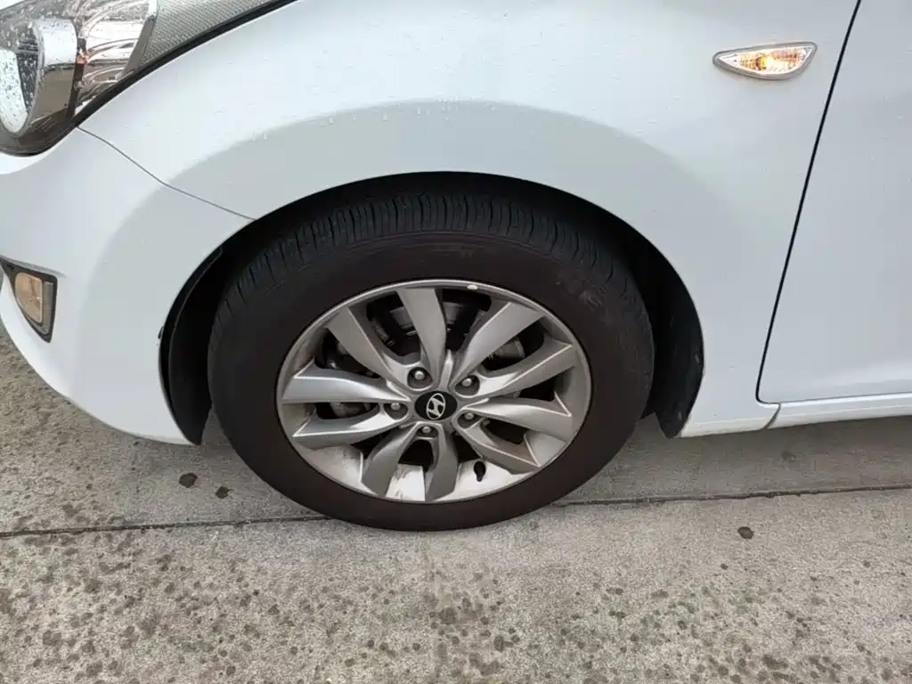 Hyundai Elantra Langdong — миниатюра 23