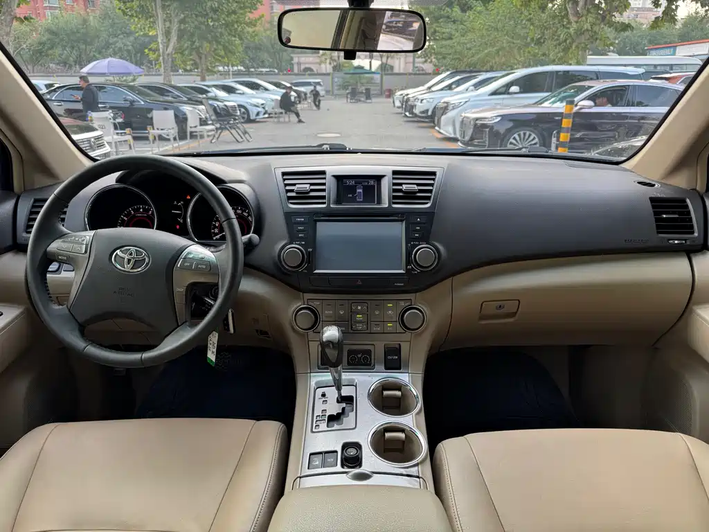 Toyota Highlander — миниатюра 7