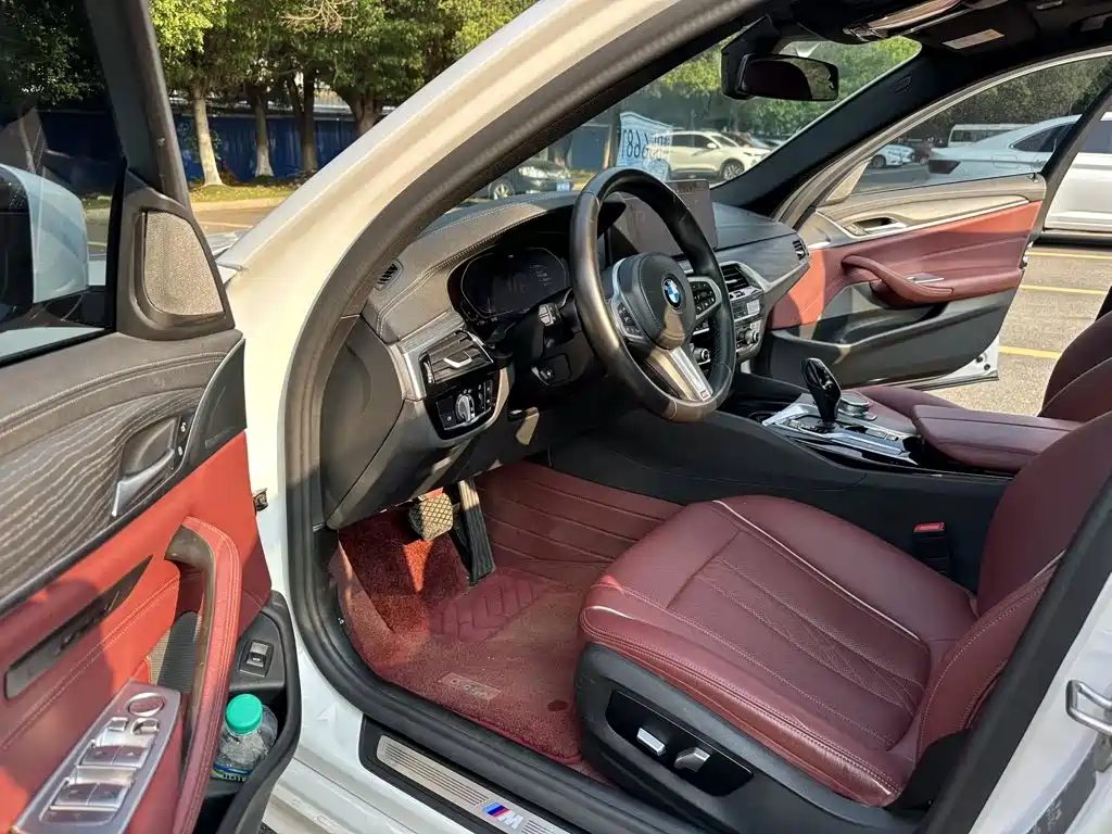 BMW 5 Series — миниатюра 9