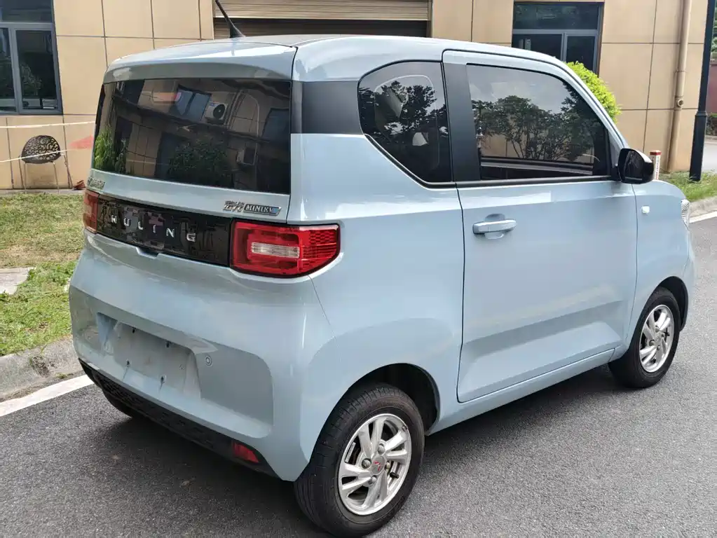 Wuling MINIEV — миниатюра 6