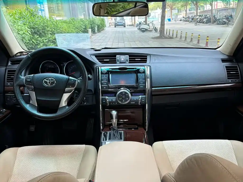 Toyota Reiz — миниатюра 4