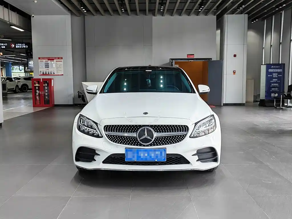 Mercedes-Benz C-Class — миниатюра 2