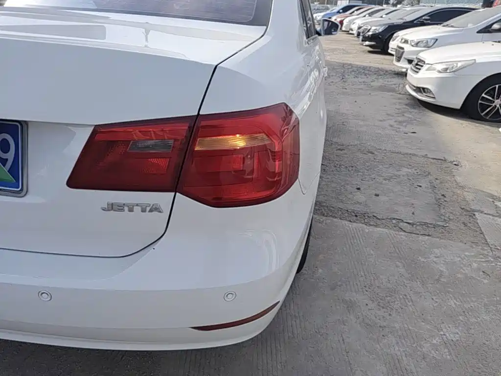 Volkswagen Jetta — миниатюра 8