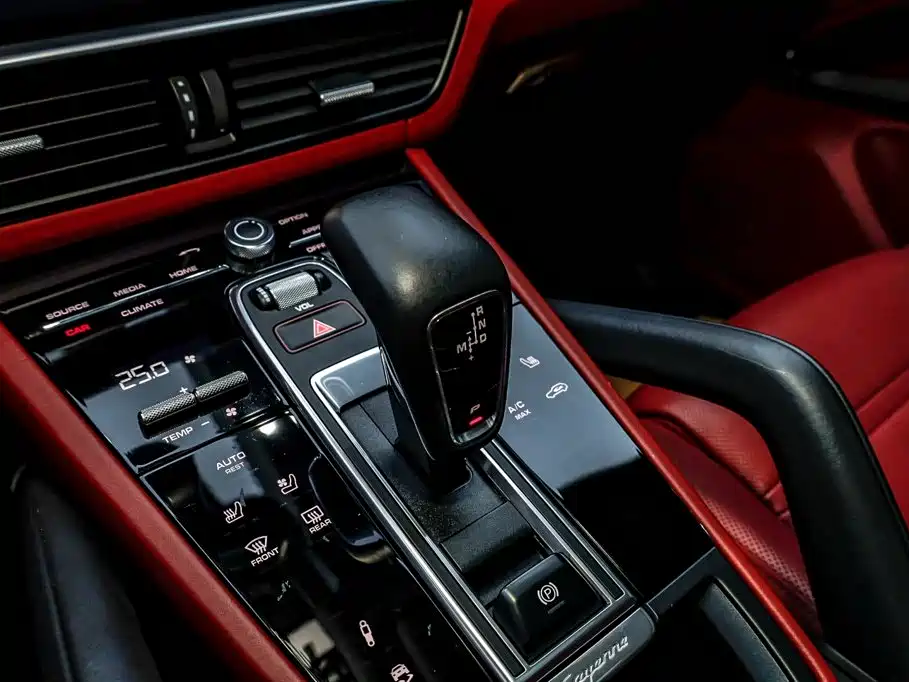Porsche Cayenne — миниатюра 19