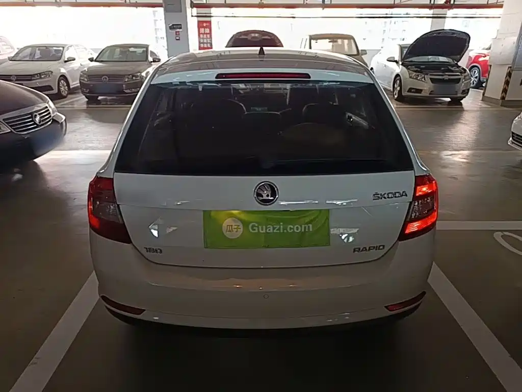 Skoda Rapid Spaceback — миниатюра 6