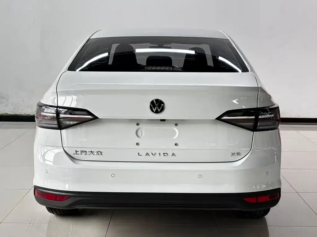 Volkswagen Lavida — миниатюра 3
