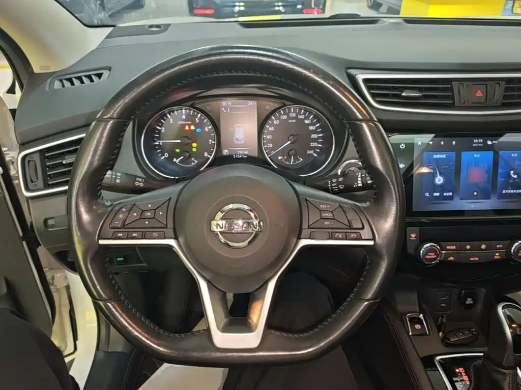 Nissan Qashqai — миниатюра 11
