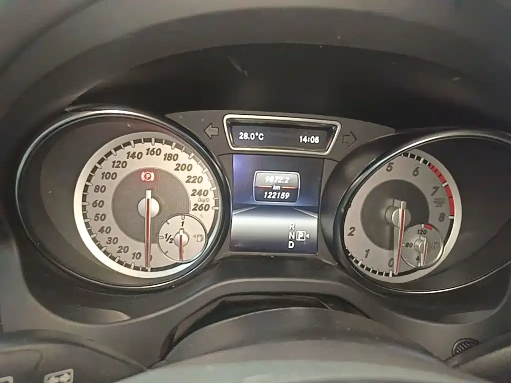 Mercedes-Benz GLA — миниатюра 12