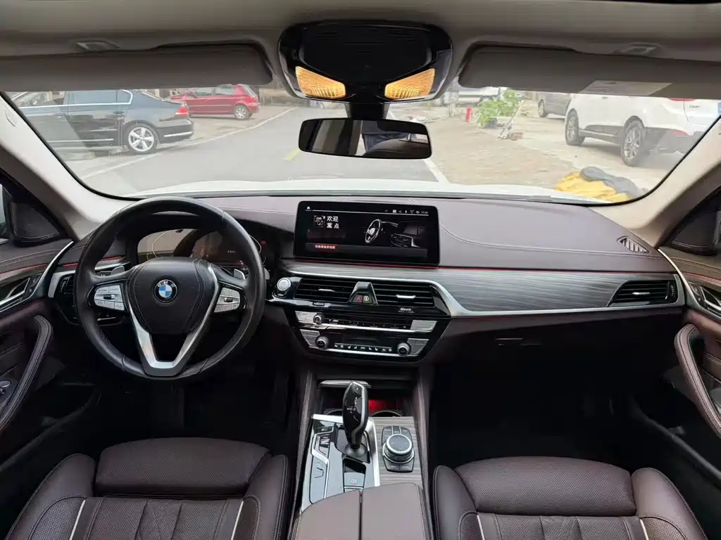 BMW 5 Series — миниатюра 5