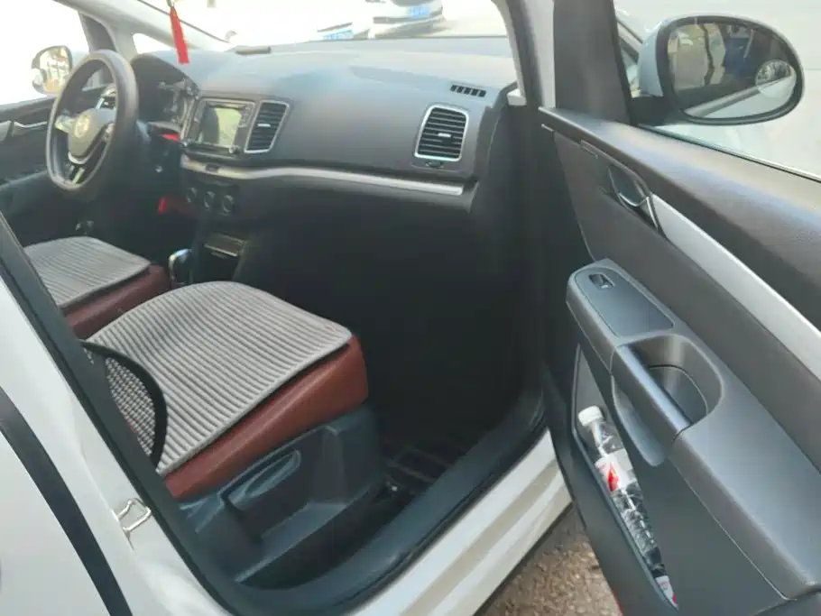 Volkswagen Sharan — миниатюра 8