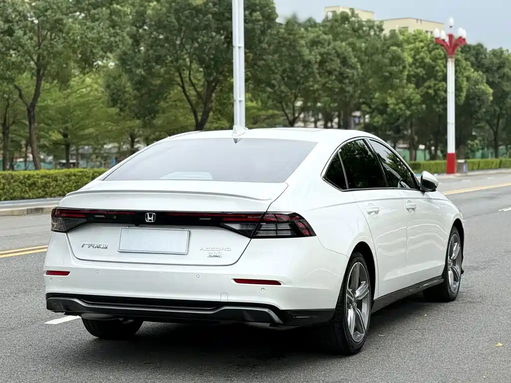 Honda Accord — миниатюра 11