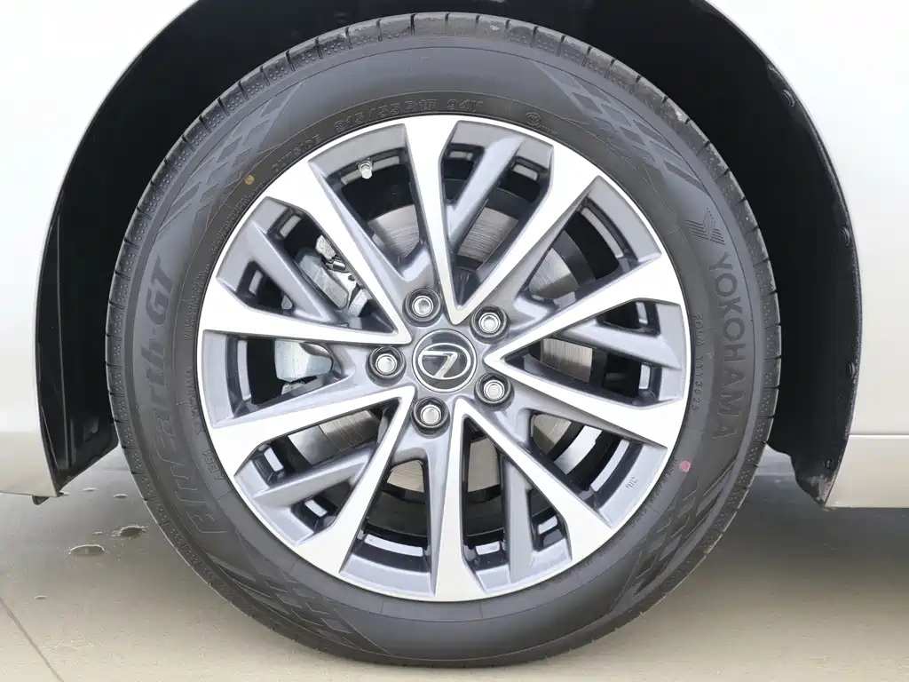 Lexus ES — миниатюра 13