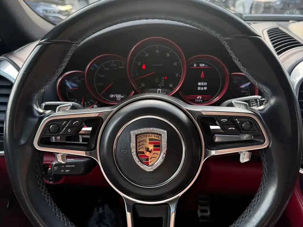 Porsche Cayenne — миниатюра 12