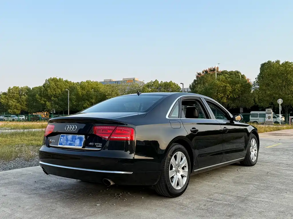 Audi A8 — миниатюра 6