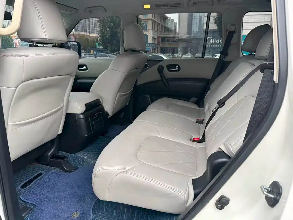 Nissan Patrol — миниатюра 6