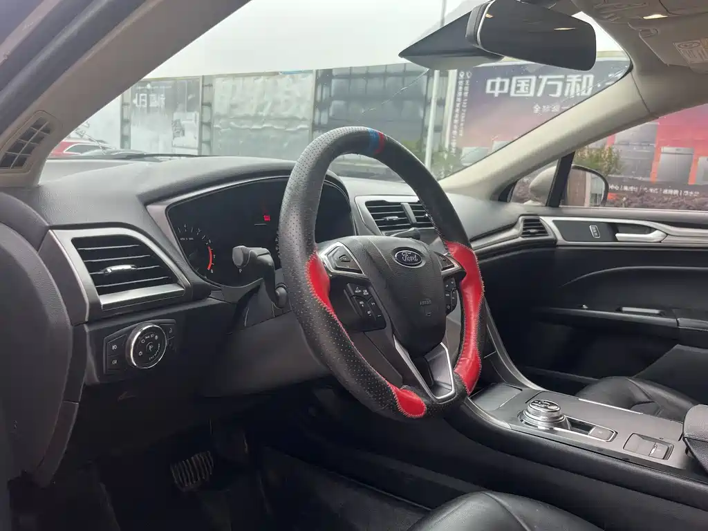 Ford Mondeo — миниатюра 6