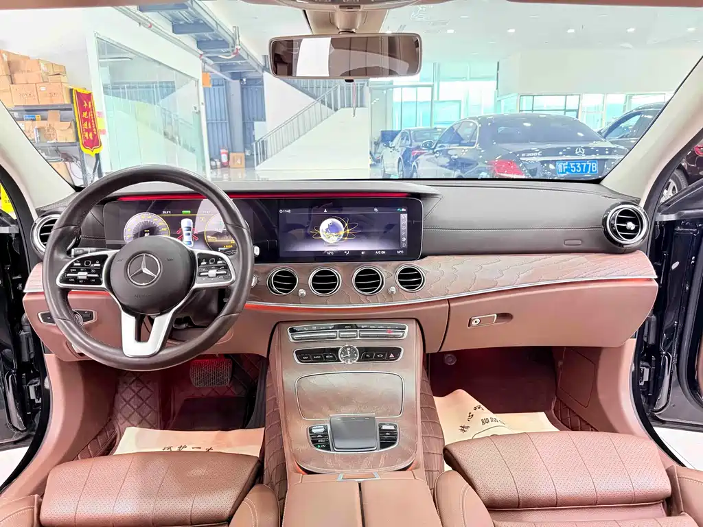Mercedes-Benz E-Class — миниатюра 8