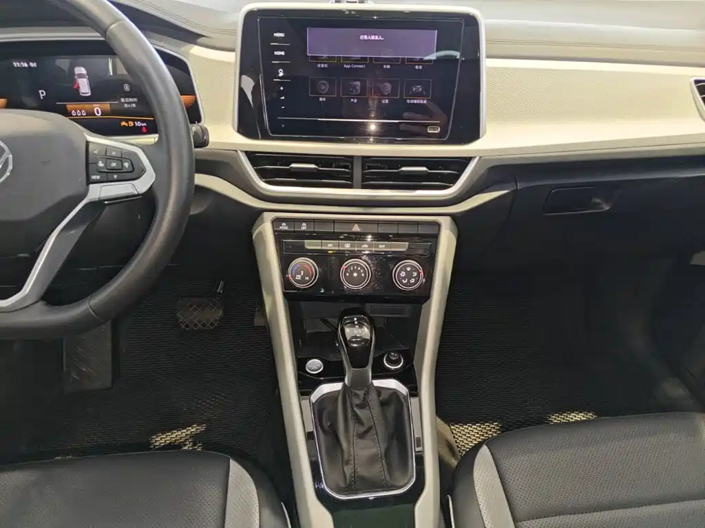 Volkswagen T-Roc — миниатюра 13