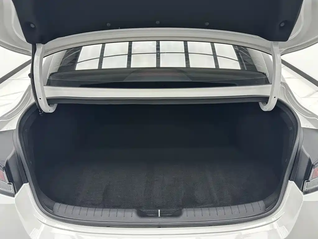 Hyundai Elantra — миниатюра 16