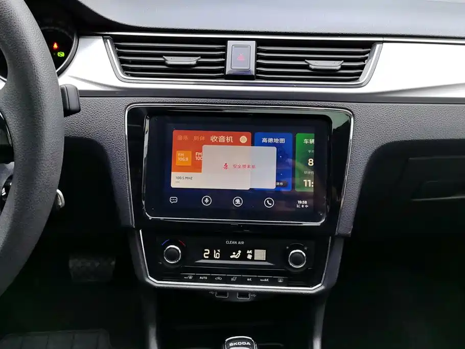Skoda Rapid — миниатюра 13
