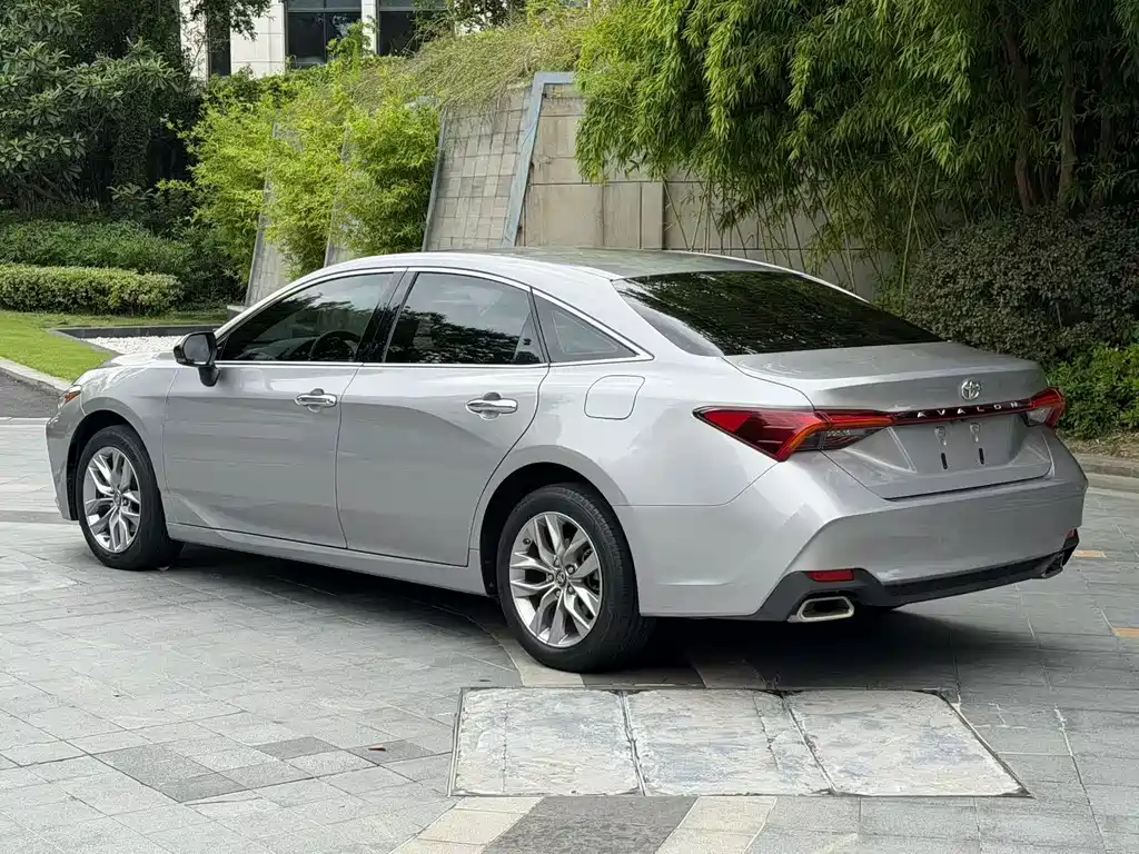 Toyota Avalon — миниатюра 4