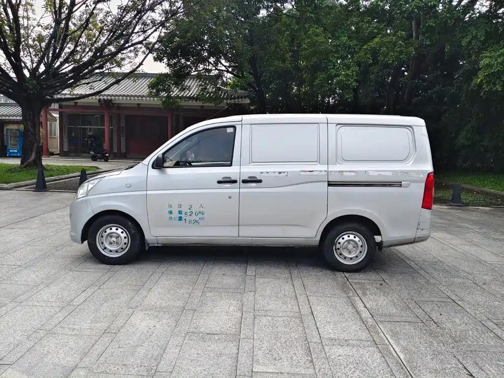 Wuling Rongguang V — миниатюра 4