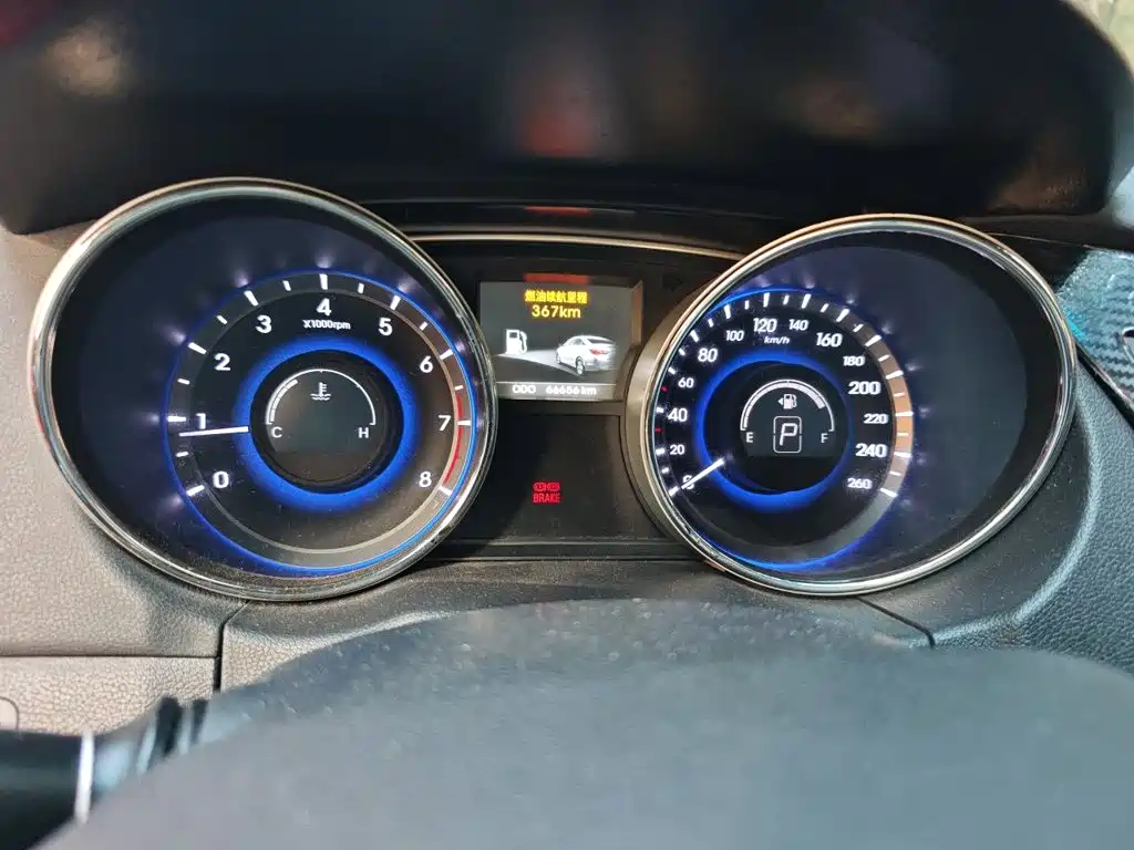 Hyundai Sonata — миниатюра 12