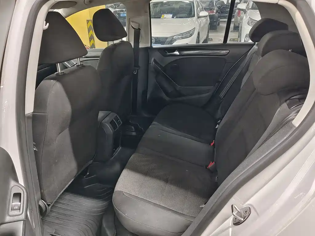 Volkswagen Golf — миниатюра 8