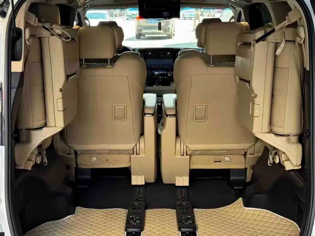 Toyota Vellfire — миниатюра 18