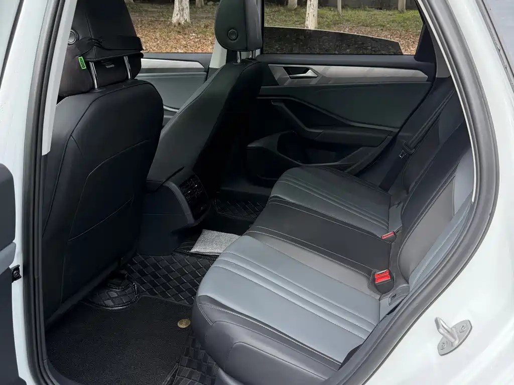 Volkswagen Sagitar — миниатюра 13