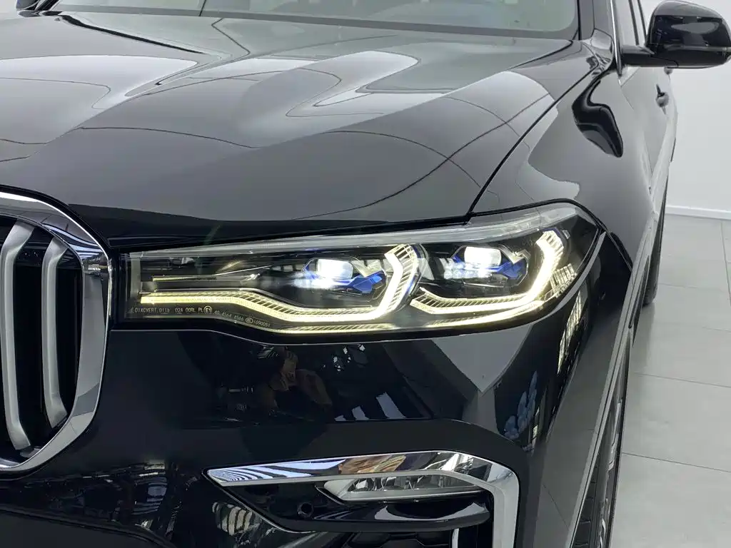 BMW X7 — миниатюра 5