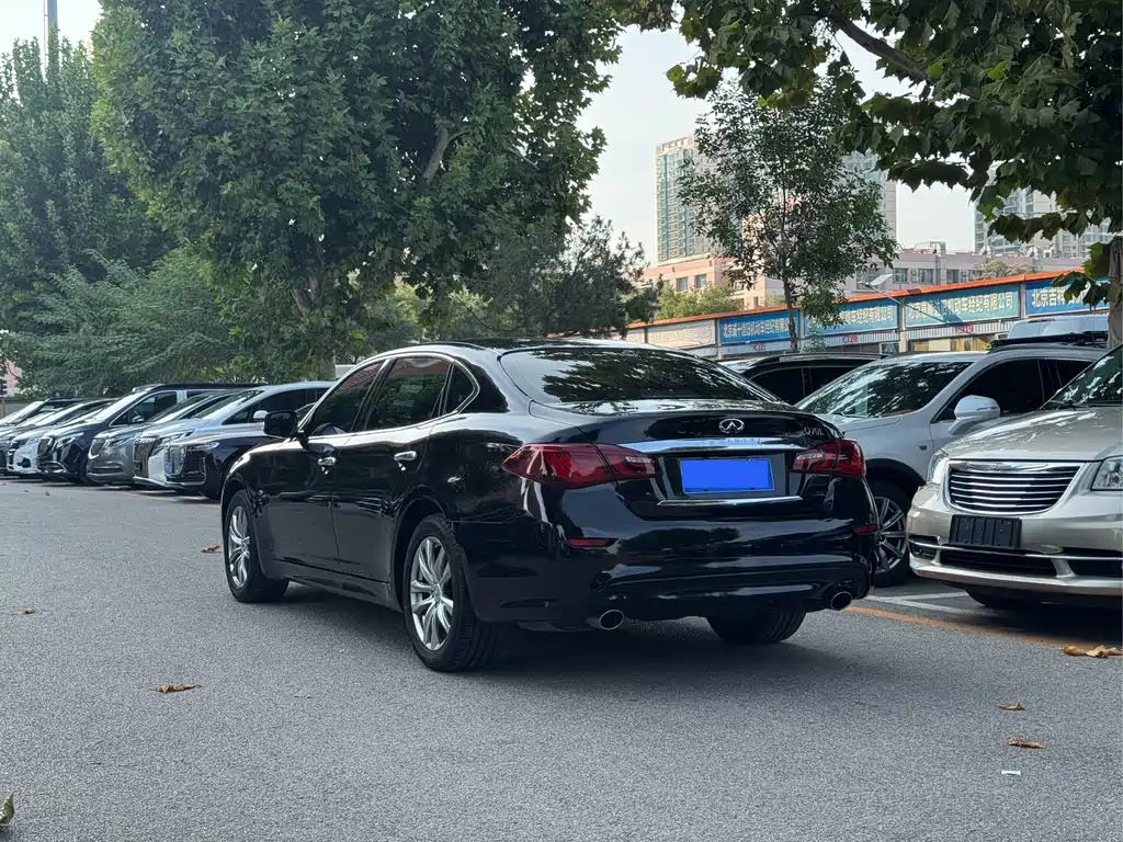 Infiniti Q70 — миниатюра 3