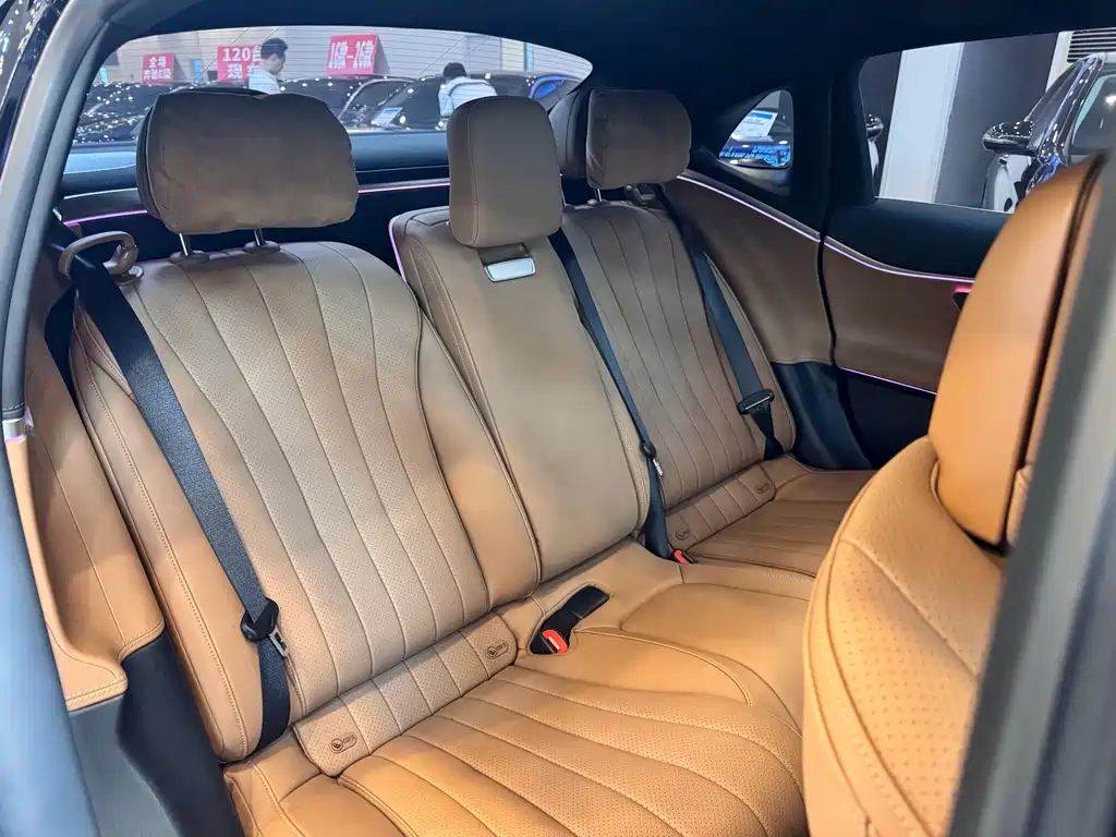 Mercedes-Benz E-Class — миниатюра 22