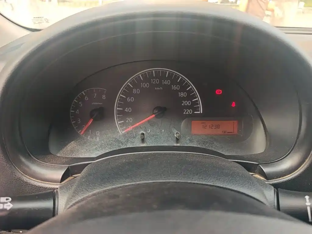 Nissan Sunny — миниатюра 12
