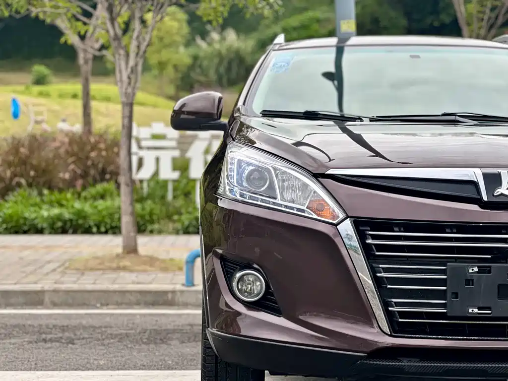 LUXGEN EXCELLENT 6 SUV