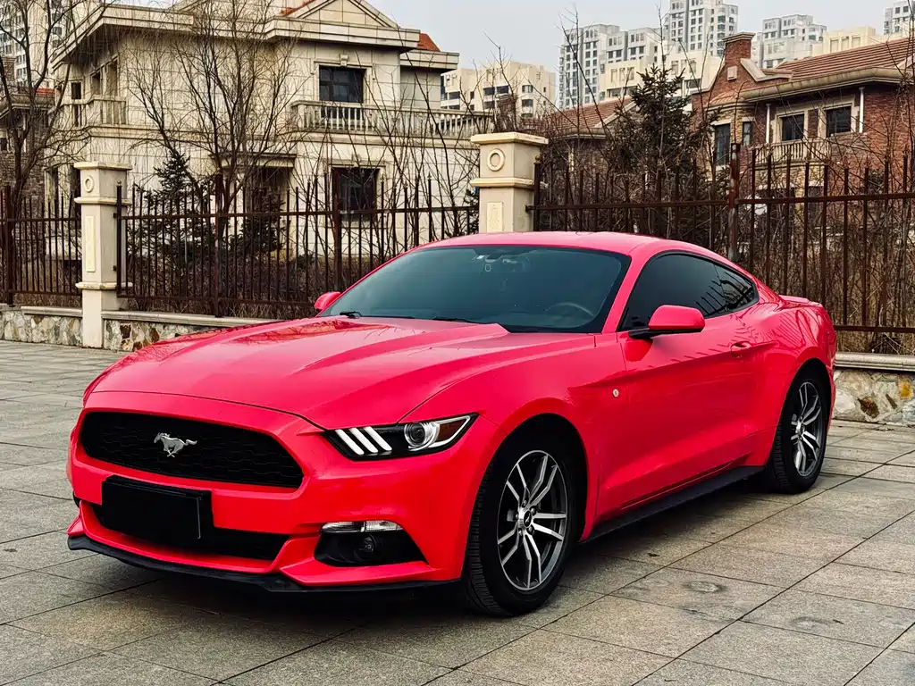 FORD MUSTANG